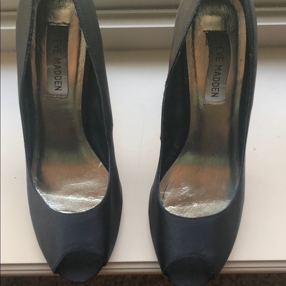 Steve Madden Black Satin Peep Toe Heels - Picture 5 of 7